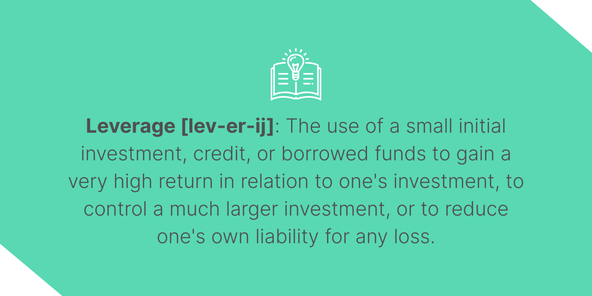 Definition of leverage within real estate with a light bulb icon set against Kiavi's signature seafoam green background.
