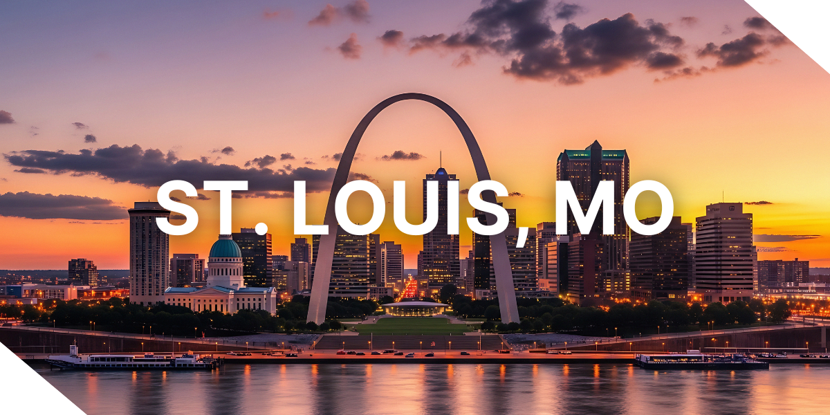 St. Louis MO skyline at dusk, a potentially prime location for fix and flip projects with Kiavi financing.